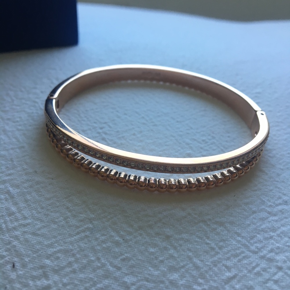 STILL IN BOX NEVER BEEN WORN Swarovski Bangle - Picture 4 of 6